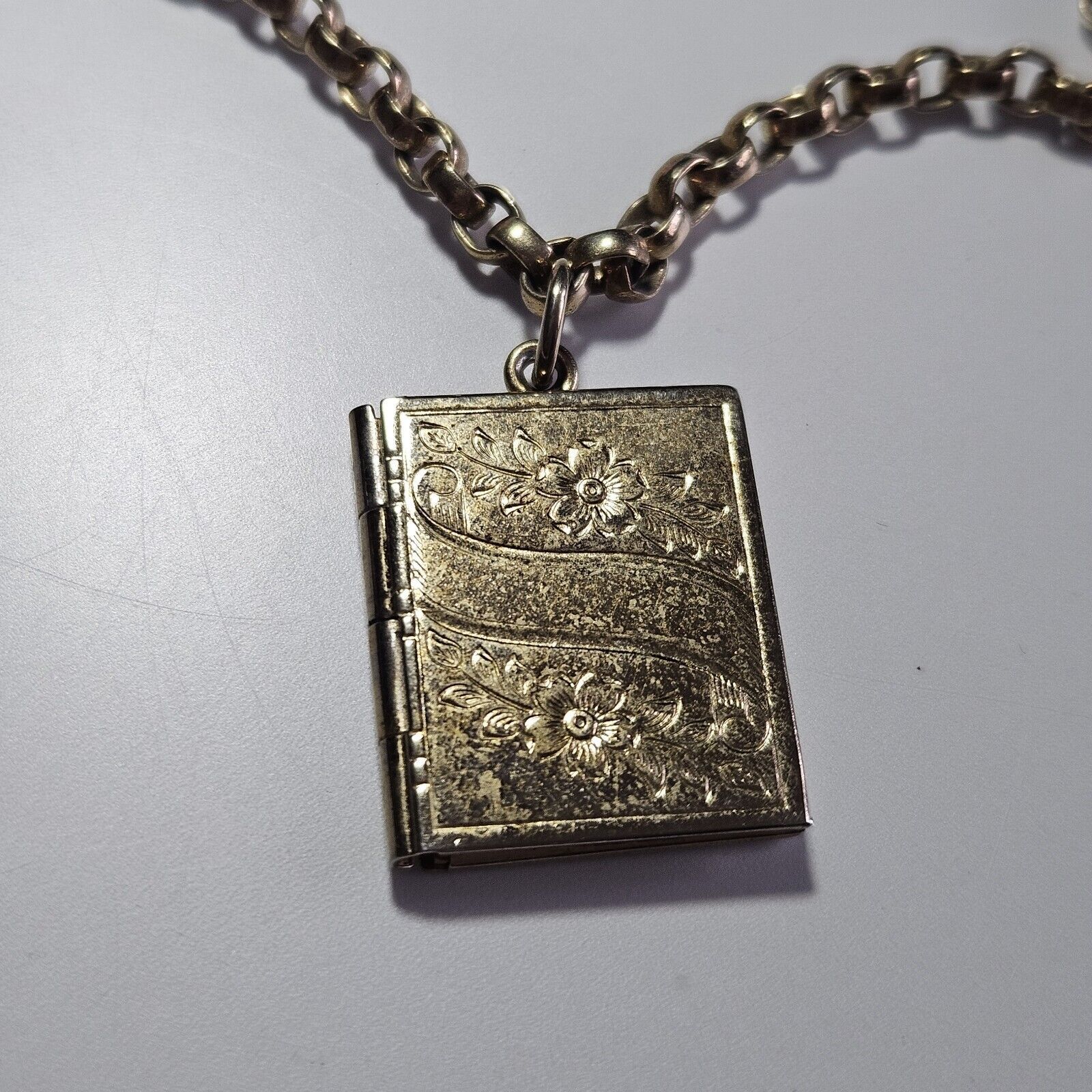Vintage Gold Tone Double Locket Necklace Etched Swirling Design 14" Chain
